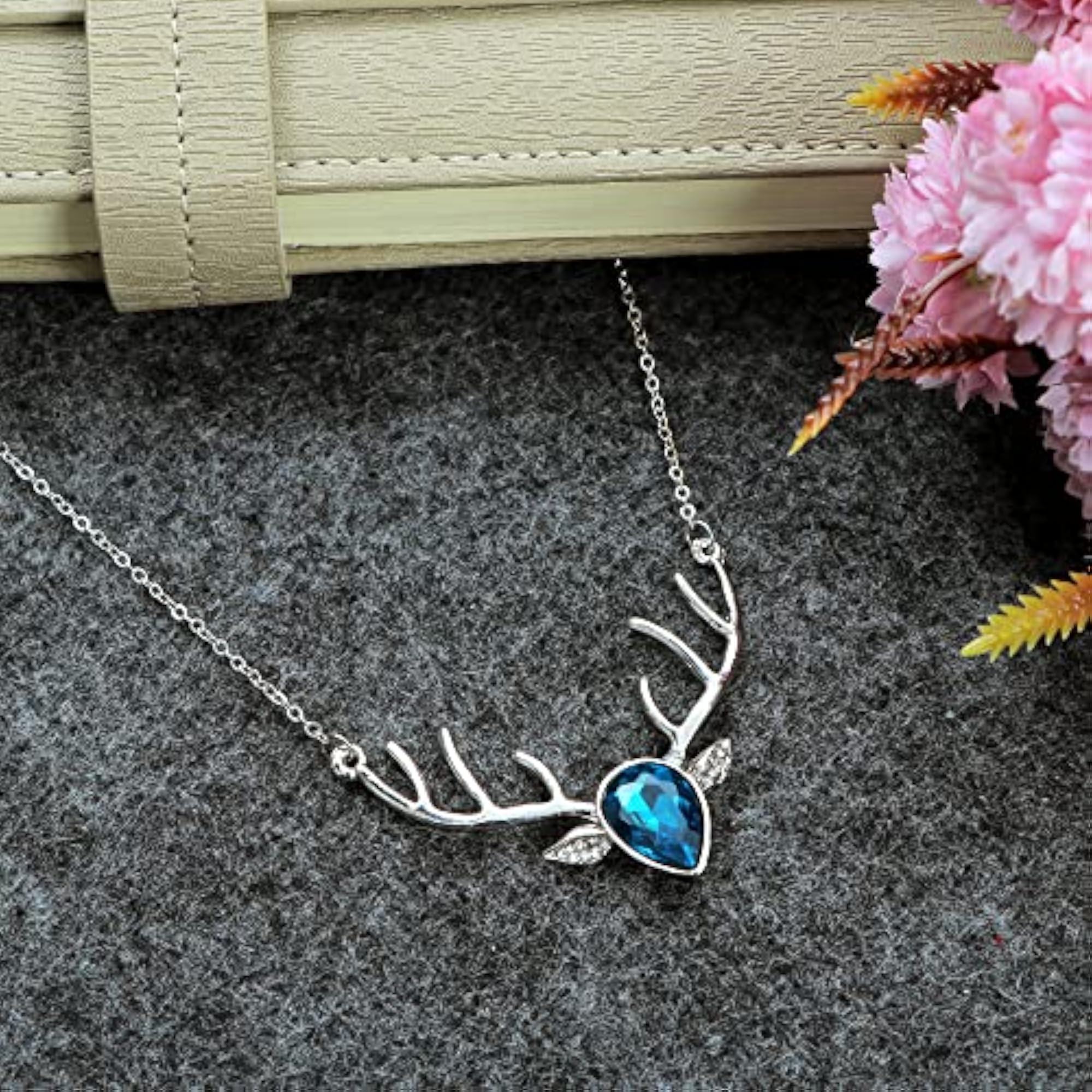 Silver Plated Deer Horn Design Pendant for Animal Lovers